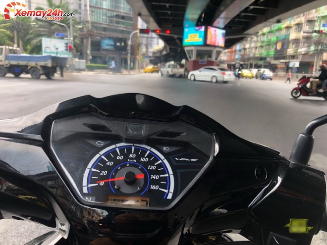 Chi tiết Honda Wave 110i hoàn toàn mới bản màu đen tại Thái Lan